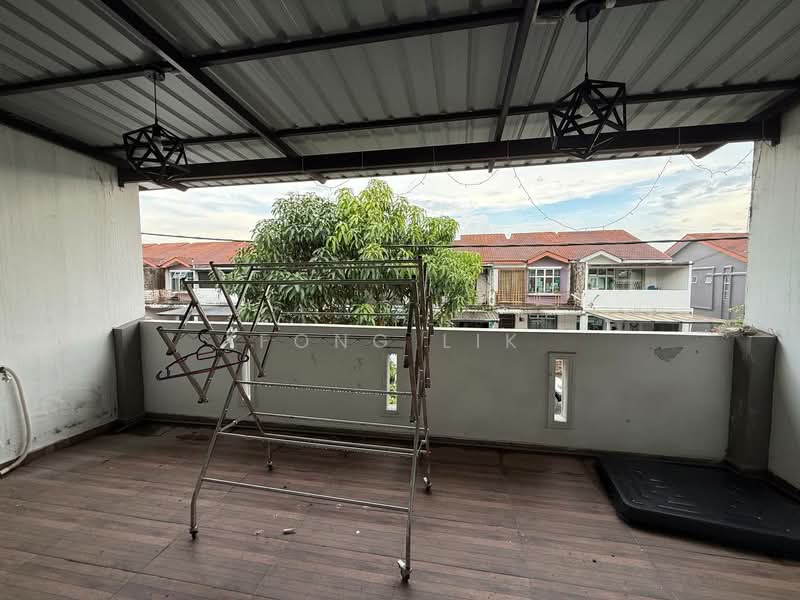 Rumah Teres 2 Tingkat untuk Dijual di Taman Scientex Senai (Senai) - Fong Lik - Balcony - PropertyGuru.com.my