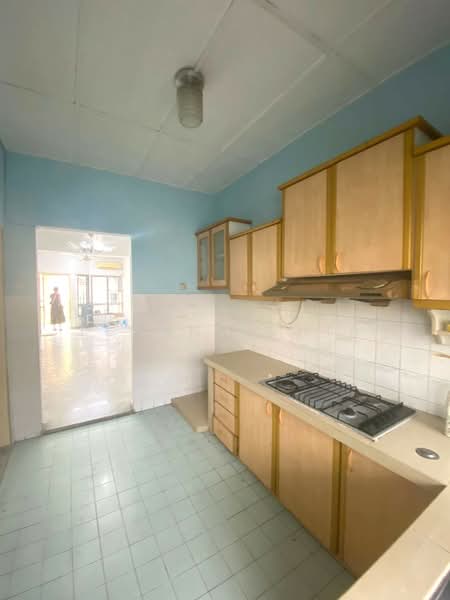 1-storey Terraced House for Sale in Seksyen 4, Taman Kinrara (Puchong) - Leanne Chia - Kitchen - PropertyGuru.com.my