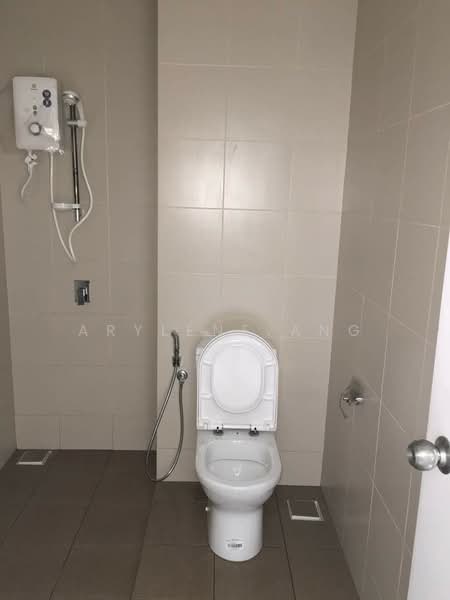 Servis Apartment untuk Disewa di i-SOHO @ i-City - Arylene Ang - Bathroom - PropertyGuru.com.my