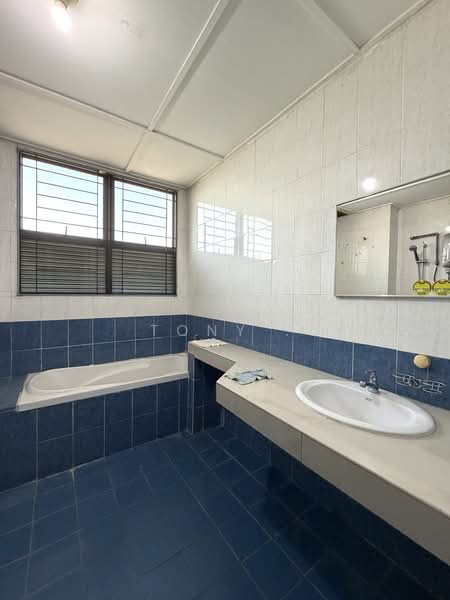 Rumah Teres 2 Tingkat untuk Dijual di Bandar Bukit Tinggi 2 (Klang) - Tony . - Bathroom - PropertyGuru.com.my