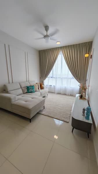 Servis Apartment untuk Disewa di BeCentral @ i-City - Arylene Ang - Living Room - PropertyGuru.com.my