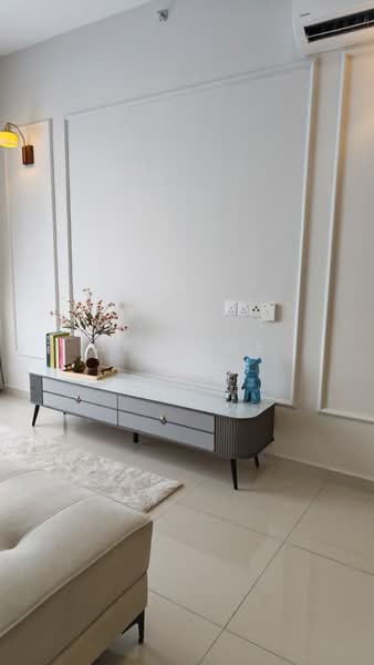 Servis Apartment untuk Disewa di BeCentral @ i-City - Arylene Ang - Living Room - PropertyGuru.com.my