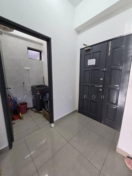 Pangsapuri untuk Disewa di Kempas Apartment - Felicia Poh - Entrance - PropertyGuru.com.my
