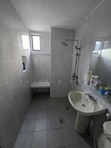 Pangsapuri untuk Disewa di Kempas Apartment - Felicia Poh - Bathroom - PropertyGuru.com.my