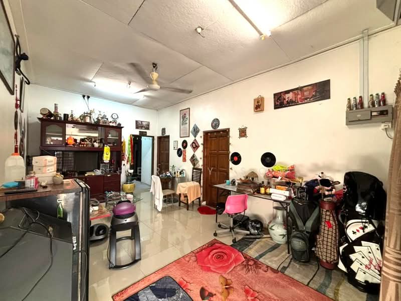 Rumah Teres 1 Tingkat untuk Dijual di Taman Abad (Johor Bahru) - Sherrly Sow - Living Room - PropertyGuru.com.my