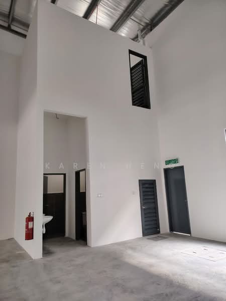 Shop / Office for Rent in Indahpura Industrial Park (Kulai) - Karen Heng - Interior - PropertyGuru.com.my