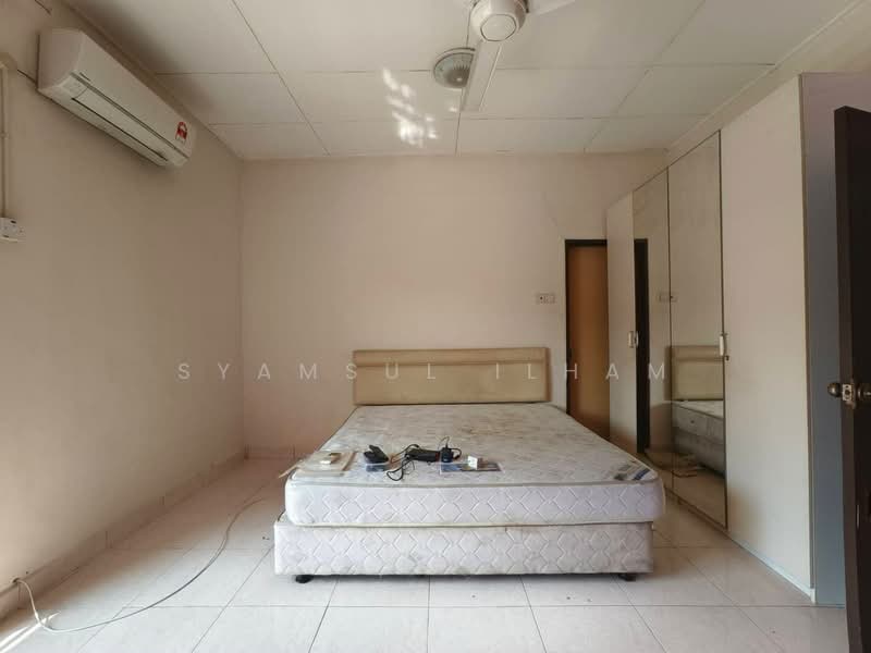 Townhouse for Sale in Kepong (Kuala Lumpur) - Syamsul Ilham - Bedroom - PropertyGuru.com.my