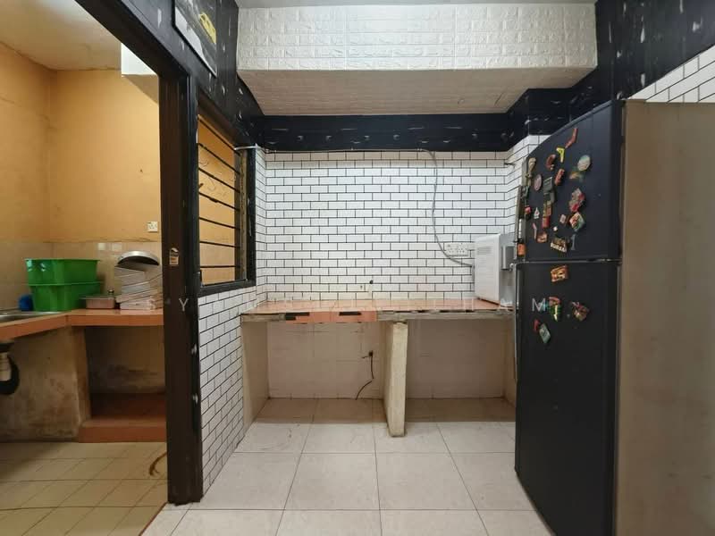 Townhouse for Sale in Kepong (Kuala Lumpur) - Syamsul Ilham - Kitchen - PropertyGuru.com.my