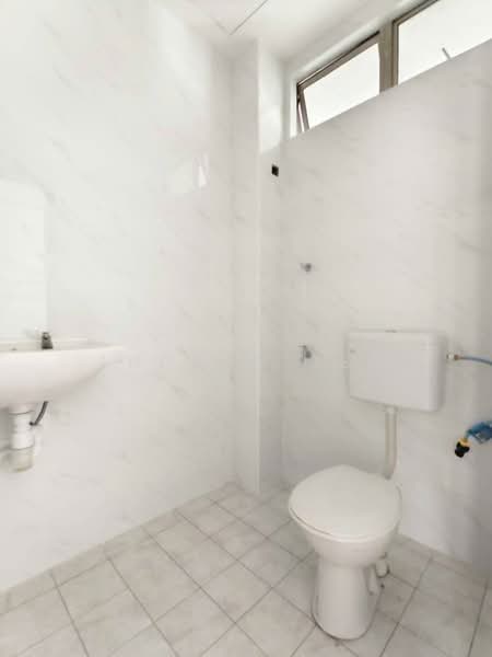 2-storey Terraced House for Sale in Taman Mount Austin (Tebrau) - Andrew Teo - Bathroom - PropertyGuru.com.my