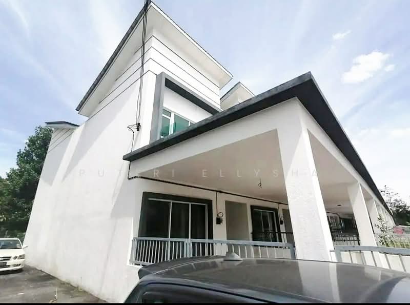 2-storey Terraced House for Sale in Dengkil (Selangor) - Puteri Ellysha - Exterior - PropertyGuru.com.my