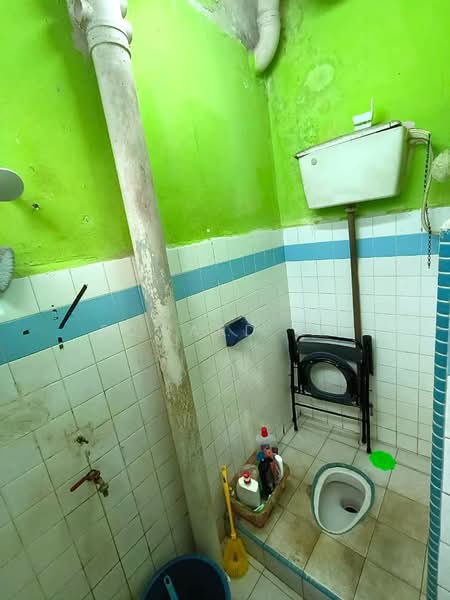 Flat for Sale at Taman Kempas - Edward Oo - Bathroom - PropertyGuru.com.my