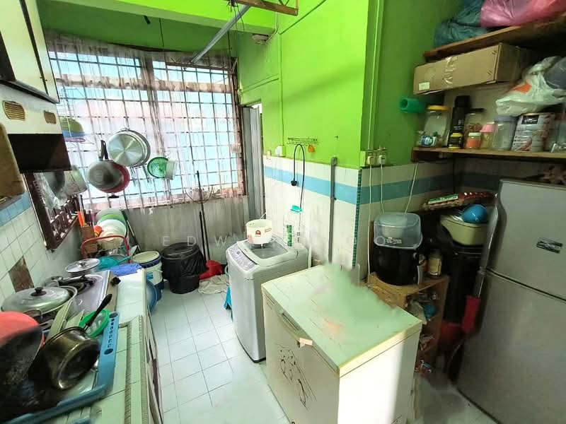 Flat for Sale at Taman Kempas - Edward Oo - Kitchen - PropertyGuru.com.my