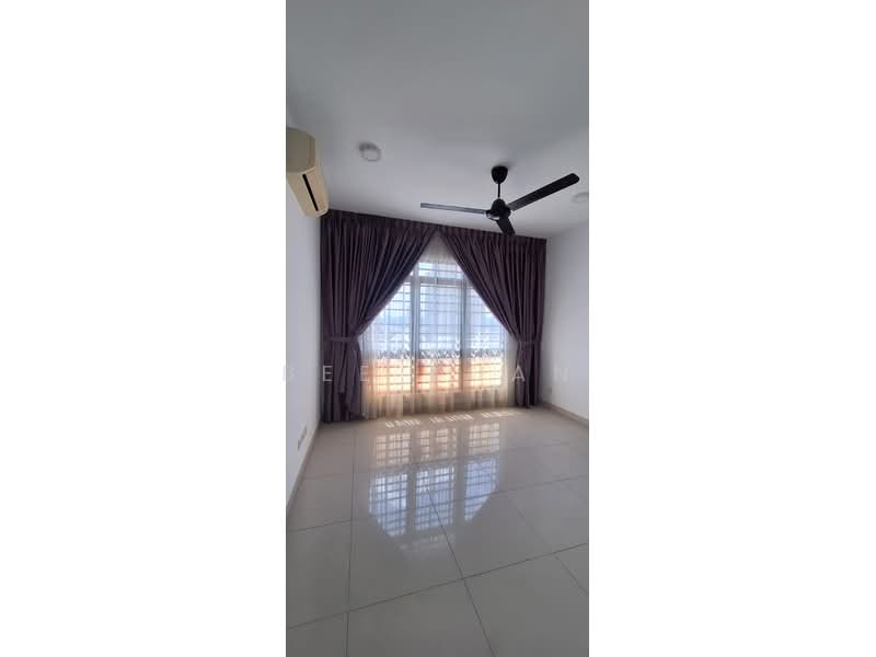 Servis Apartment untuk Dijual di TRiGON Luxury Residences - Bee Kuan - Living Room - PropertyGuru.com.my