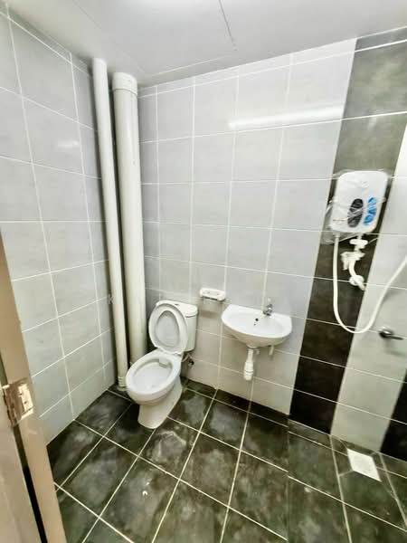 Apartment for Rent at Idaman Melur @ Cybersouth - Kar Hooi - Bathroom - PropertyGuru.com.my