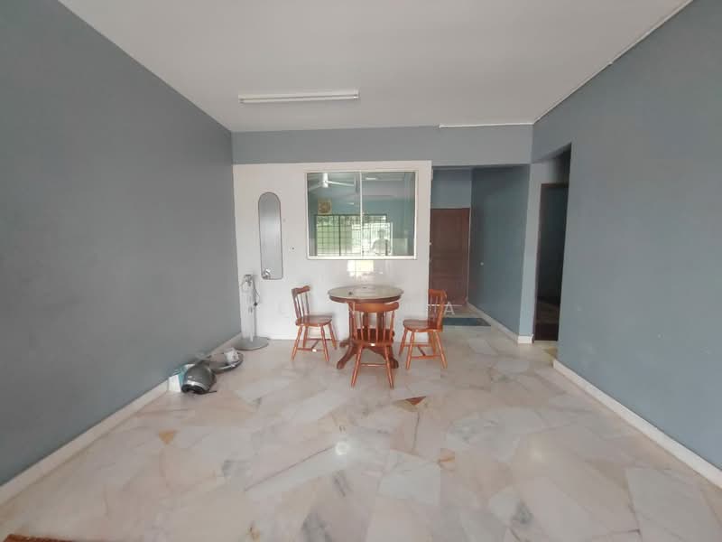 Pangsapuri untuk Disewa di Desa View Towers - Yean Ma - Living Room - PropertyGuru.com.my