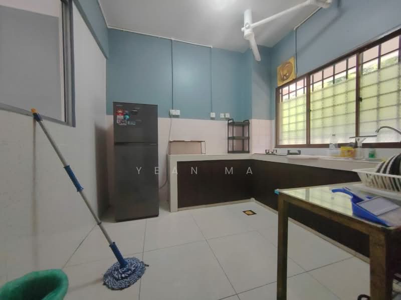 Pangsapuri untuk Disewa di Desa View Towers - Yean Ma - Kitchen - PropertyGuru.com.my