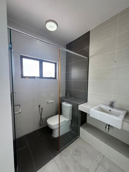 Rumah Berkembar untuk Dijual di Setia Utama (Setia Alam) - Loke . - Bathroom - PropertyGuru.com.my
