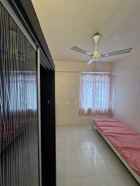 Rumah Flat untuk Dijual di Taman Daya - Jalan Enau 16,20 - Ee Fong Toh - Bedroom - PropertyGuru.com.my