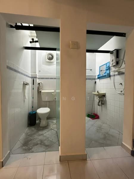 Rumah Flat untuk Dijual di Taman Daya - Jalan Enau 16,20 - Ee Fong Toh - Bathroom - PropertyGuru.com.my