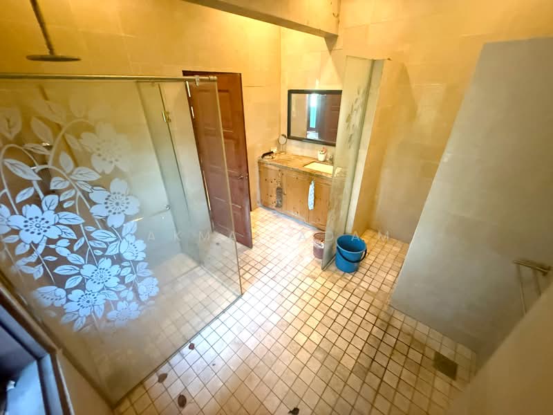 Bungalow for Sale in Seksyen 11 (Shah Alam) - Akmal Adam - Bathroom - PropertyGuru.com.my