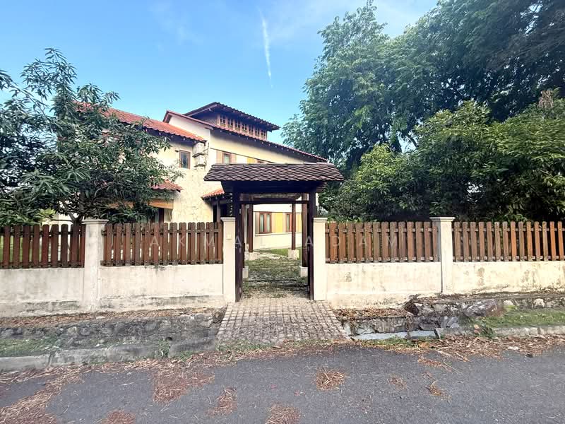 Bungalow for Sale in Seksyen 11 (Shah Alam) - Akmal Adam - Exterior - PropertyGuru.com.my