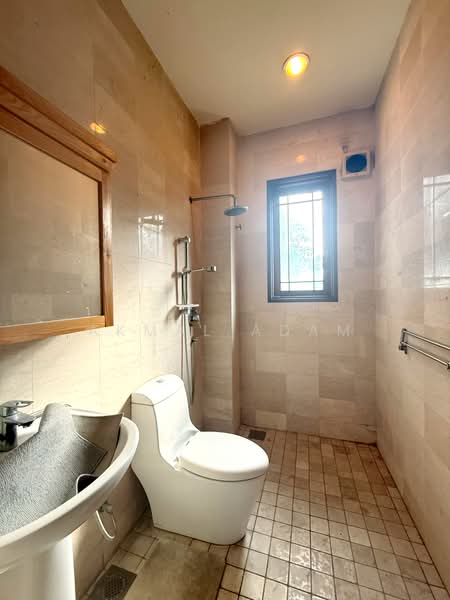 Bungalow for Sale in Seksyen 11 (Shah Alam) - Akmal Adam - Bathroom - PropertyGuru.com.my