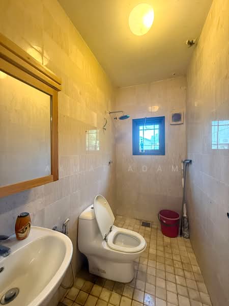 Bungalow for Sale in Seksyen 11 (Shah Alam) - Akmal Adam - Bathroom - PropertyGuru.com.my
