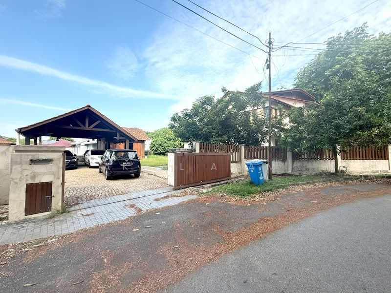 Bungalow for Sale in Seksyen 11 (Shah Alam) - Akmal Adam - Exterior - PropertyGuru.com.my