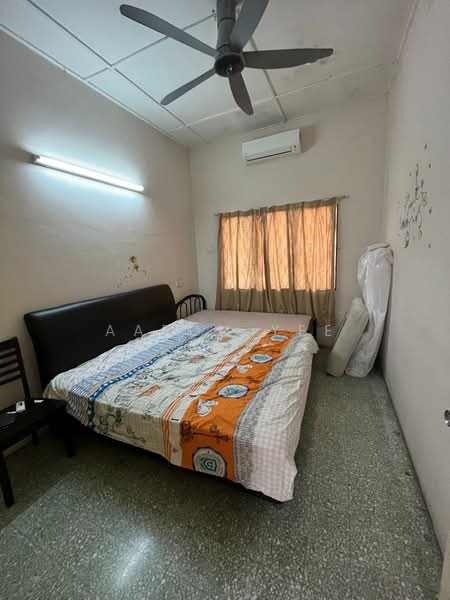 Rumah Teres 1 Tingkat untuk Dijual di SS2 (Petaling Jaya) - Aaron Yee - Bedroom - PropertyGuru.com.my