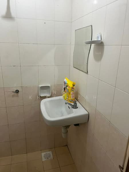 Servis Apartment untuk Disewa di Brunsfield Riverview - Nor Khafadzah - Bathroom - PropertyGuru.com.my