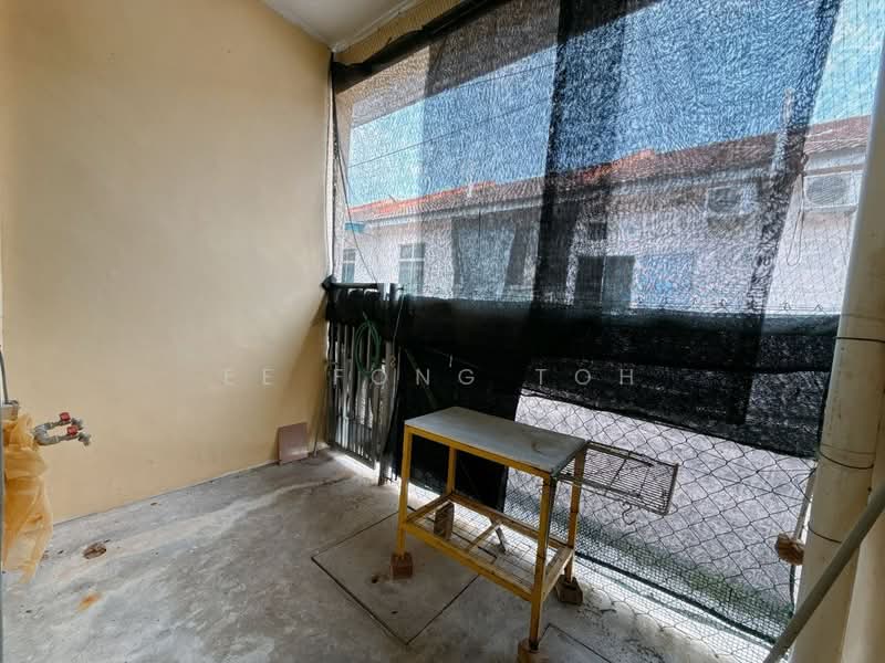 1-storey Terraced House for Sale in Taman Daiman Jaya (Kota Tinggi) - Ee Fong Toh - Balcony - PropertyGuru.com.my