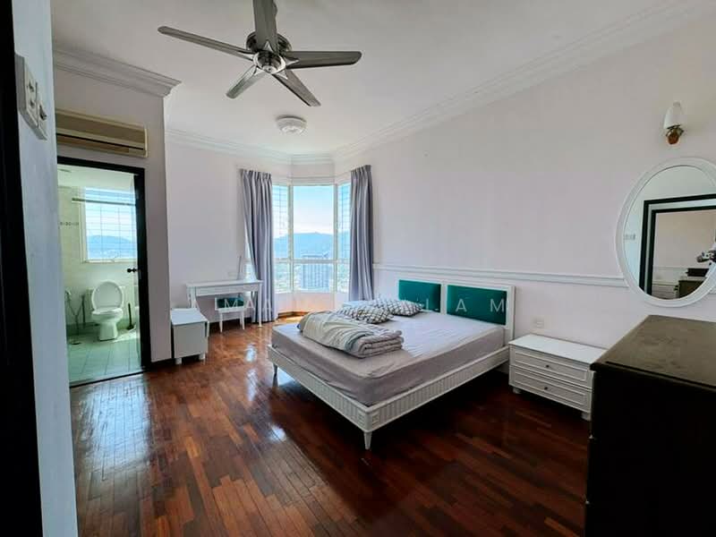 Kondominium untuk Dijual di Gurney Beach Resort - Amanda Lam - Bedroom - PropertyGuru.com.my