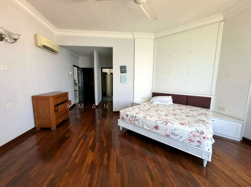 Kondominium untuk Dijual di Gurney Beach Resort - Amanda Lam - Bedroom - PropertyGuru.com.my