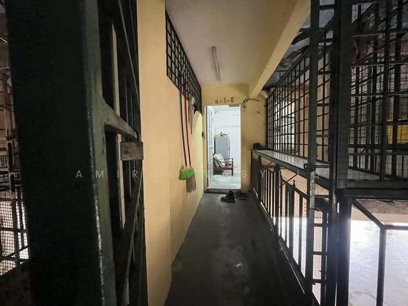 Condominium for Sale at Genting Court Condominium - Amirul Nasyriq - Corridor - PropertyGuru.com.my