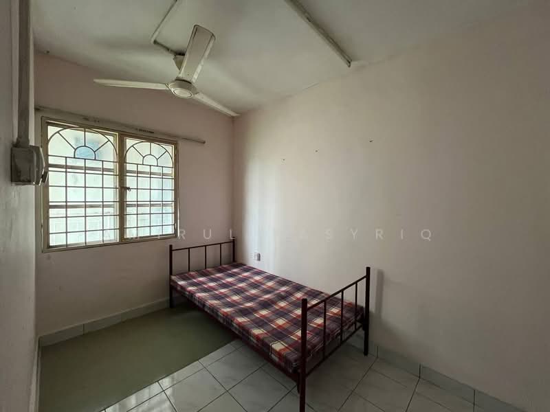 Condominium for Sale at Genting Court Condominium - Amirul Nasyriq - Bedroom - PropertyGuru.com.my