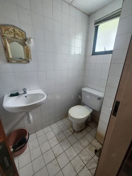 Condominium for Sale at Villa Bukit Tunku - Hon Ian - Bathroom - PropertyGuru.com.my