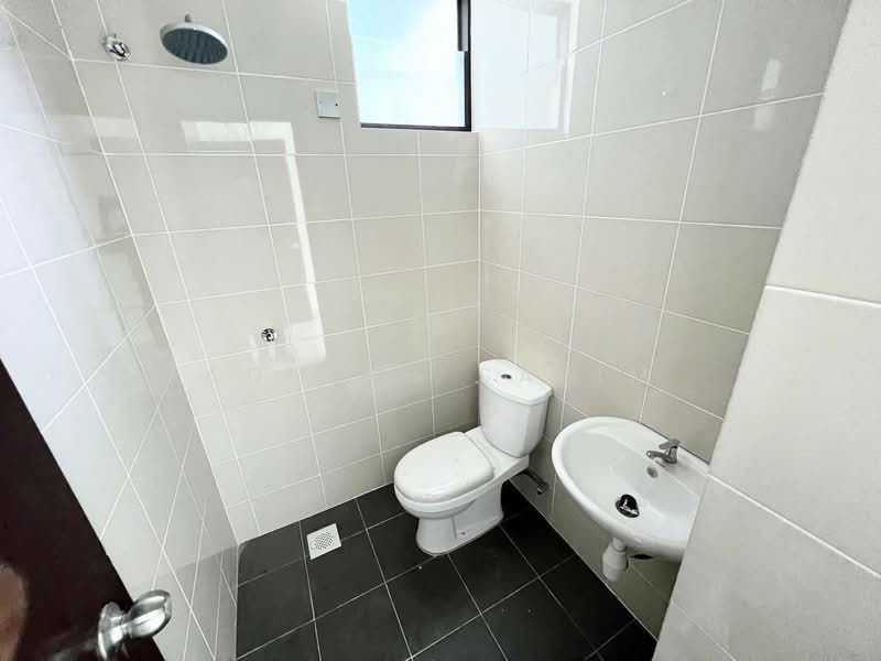 Kondominium untuk Dijual di Residensi Zamrud - Adibah Salim - Bathroom - PropertyGuru.com.my