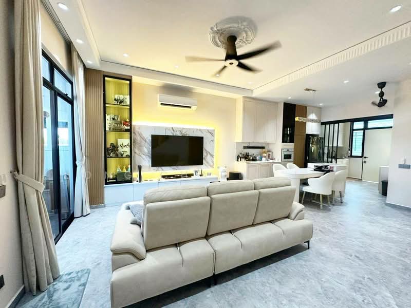 Rumah Teres untuk Disewa di Kota Masai (Pasir Gudang) - Hong Charng Lee - Living Room - PropertyGuru.com.my