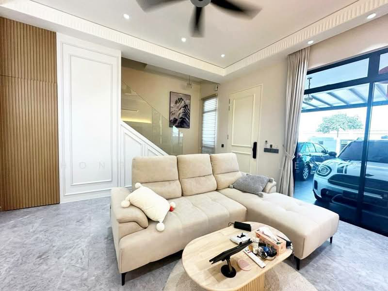 Rumah Teres untuk Disewa di Kota Masai (Pasir Gudang) - Hong Charng Lee - Living Room - PropertyGuru.com.my
