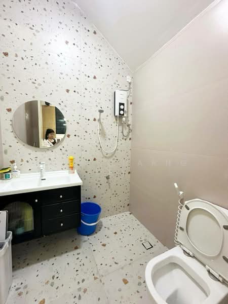 Rumah Teres untuk Disewa di Kota Masai (Pasir Gudang) - Hong Charng Lee - Bathroom - PropertyGuru.com.my