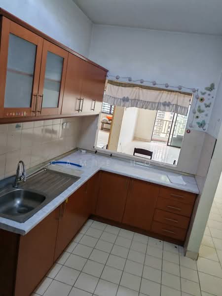 Condominium for Sale at Sri Putramas - Camie Hoo - Kitchen - PropertyGuru.com.my
