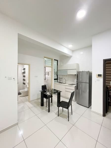 Service Residence for Sale at D'Summit Residences - Eric Foo - Kitchen - PropertyGuru.com.my
