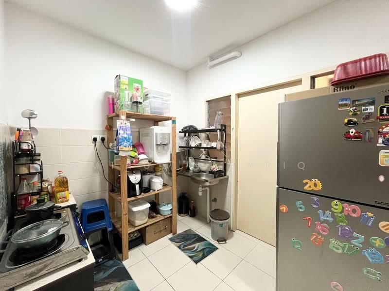 Apartment for Sale at De Bayu - Amirul Nasyriq - Kitchen - PropertyGuru.com.my