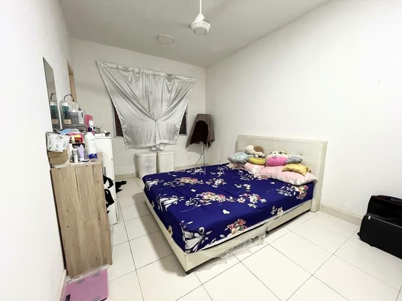 Apartment for Sale at De Bayu - Amirul Nasyriq - Bedroom - PropertyGuru.com.my