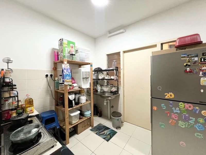 Apartment for Sale at De Bayu - Amirul Nasyriq - Kitchen - PropertyGuru.com.my