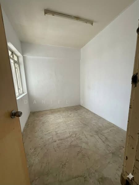 Flat for Sale at Taman Tan Sri Yaacob - Daniel Yong - Interior - PropertyGuru.com.my