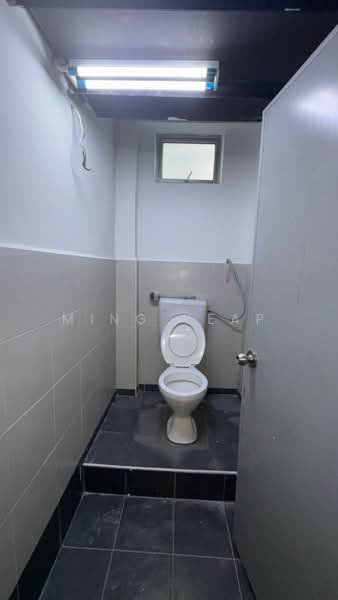 Kedai untuk Disewa di Taman Mutiara Mas (Skudai) - Ming Yeap - Bathroom - PropertyGuru.com.my