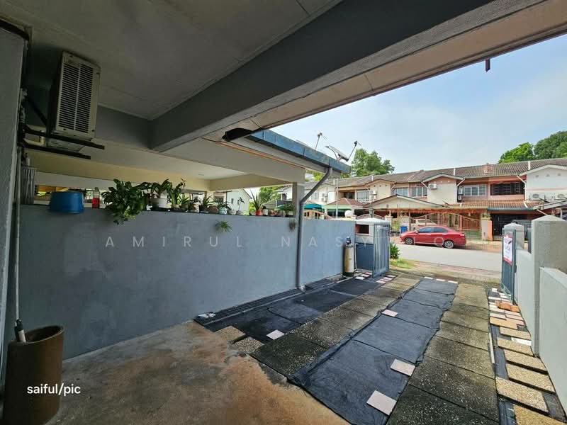 Townhouse for Sale in Seksyen 32 (Shah Alam) - Amirul Nasyriq - Exterior - PropertyGuru.com.my