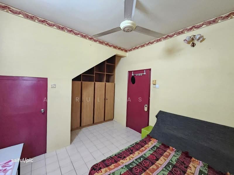 Townhouse for Sale in Seksyen 32 (Shah Alam) - Amirul Nasyriq - Bedroom - PropertyGuru.com.my