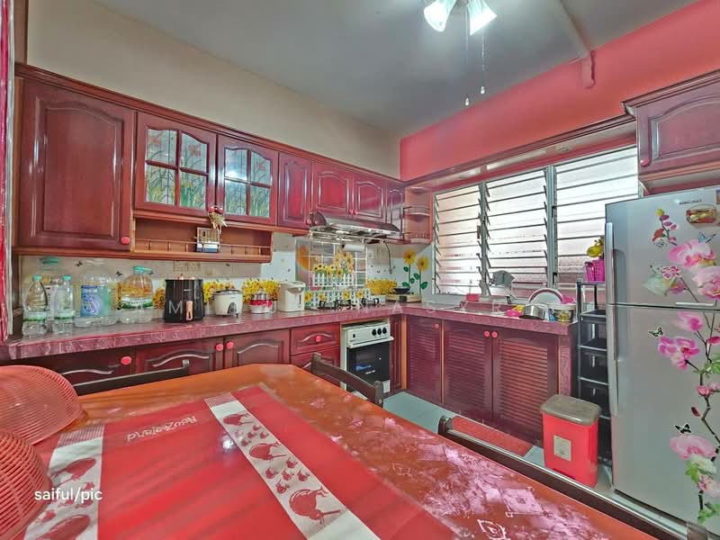 Townhouse for Sale in Seksyen 32 (Shah Alam) - Amirul Nasyriq - Kitchen - PropertyGuru.com.my